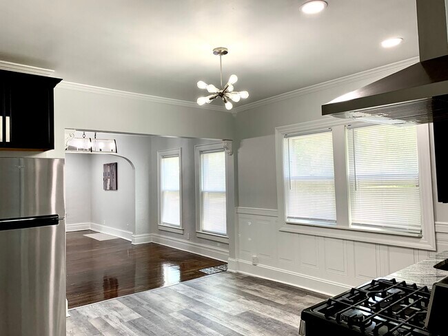 Building Photo - 315 W Delavan Ave