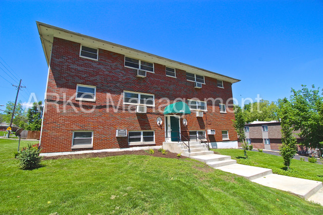 Building Photo - Renovated w/ Free Google Fiber