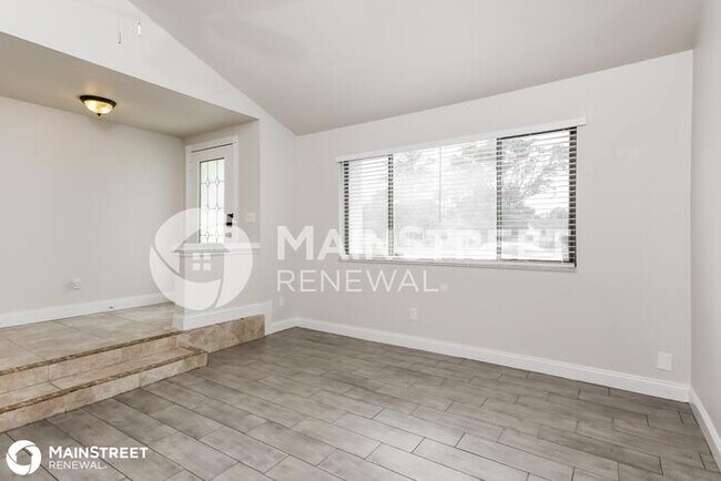 Building Photo - 931 Alameda Dr