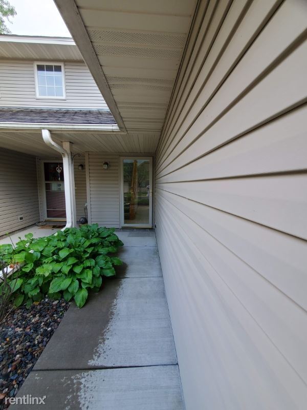 Foto del edificio - 2 br, 2.5 bath Townhome - 23173 iris avenue