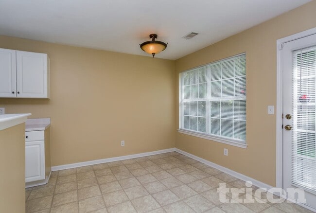 Building Photo - 1420 Spring Hill Run