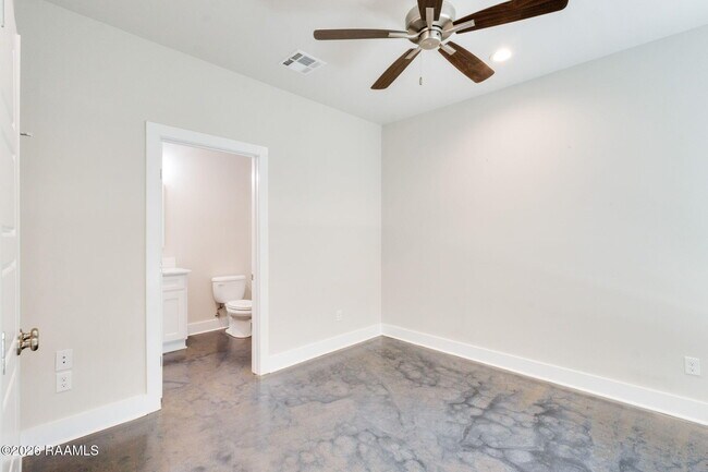 Building Photo - 124 Canvasback Dr