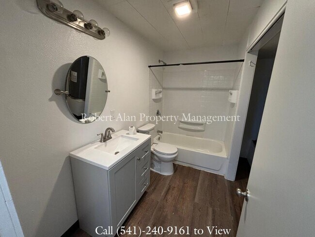 Foto del edificio - 824 SW 7th St