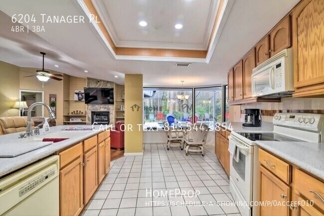 Foto del edificio - 6204 Tanager Pl