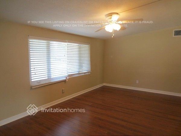 Foto del edificio - 2257 Granger Dr