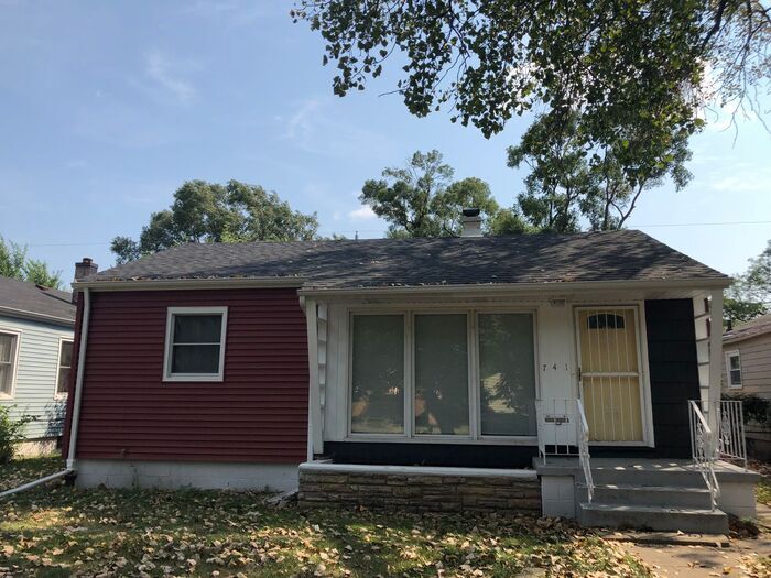Primary Photo - 741 Hovey St