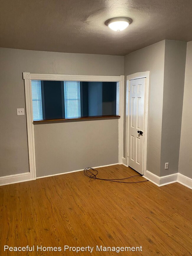 Building Photo - 4 br, 1 bath House - 604 S Duke St