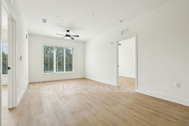 Building Photo - 221 S Bumby Ave