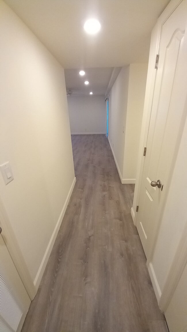 Building Photo - 20 Sugar Maple Ln