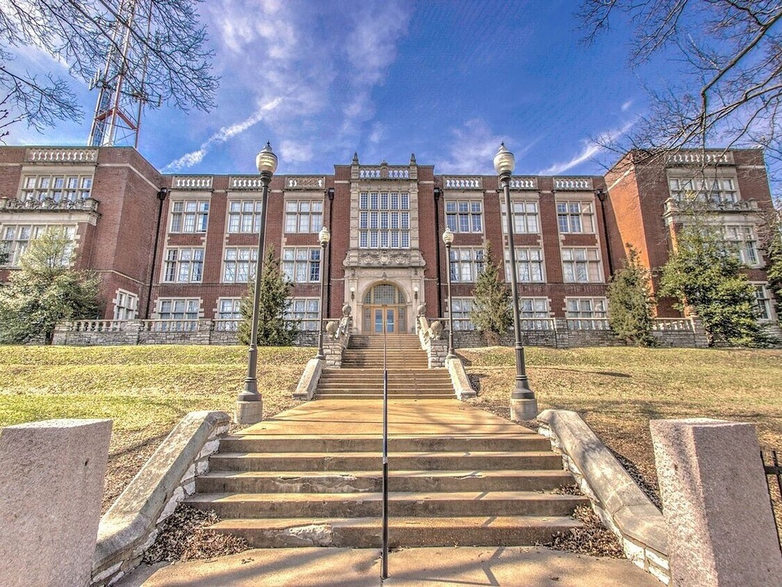 Foto principal - 1517 S Theresa Ave