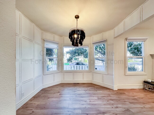 Foto del edificio - 201 Ashbury Ave