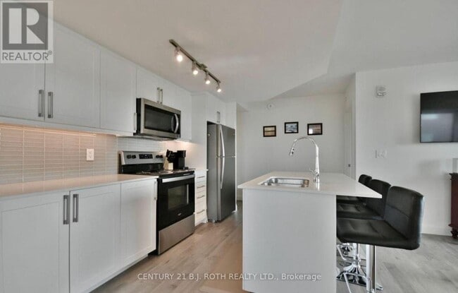 Building Photo - 58 Lakeside Ter