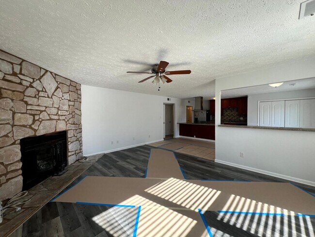 Building Photo - 3507 Nutmeg ~ Hillendale West
