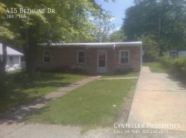 Building Photo - Available Now!  Beautiful Three Bedroom Ho...