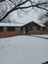 Building Photo - 704 Demaret Dr