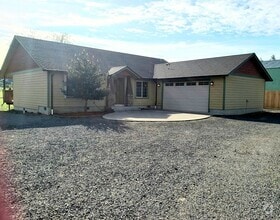 Building Photo - 28450 Pleasant Valley Rd