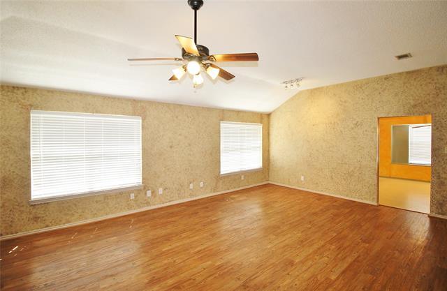 Foto del edificio - 2305 Valley Creek Dr