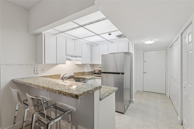 Foto del edificio - 540 Brickell Key Dr