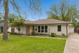 Building Photo - 2812 San Medina Ave
