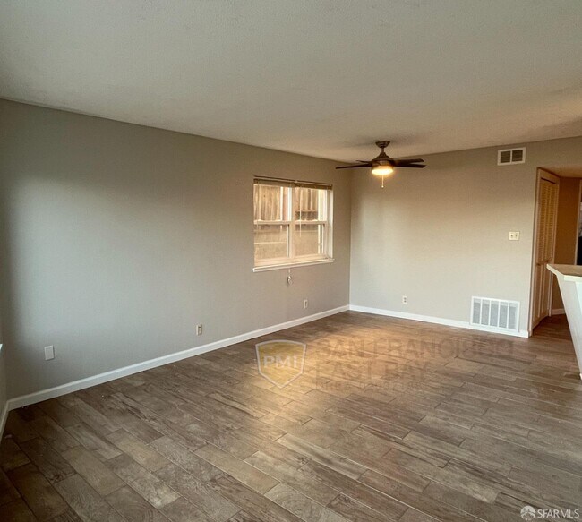 Building Photo - 50 Carquinez Scenic Dr