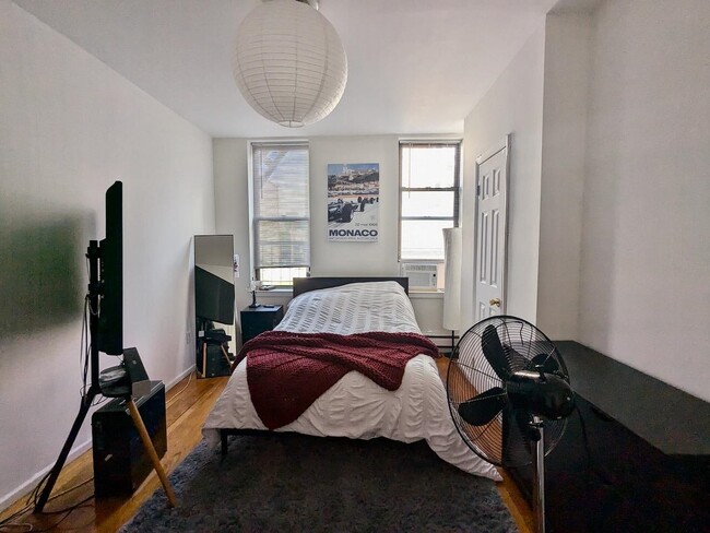 Building Photo - 374 2nd St