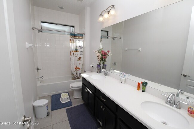 Foto del edificio - 3039 Burghley Park Way