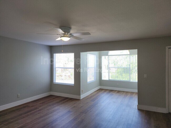 Foto del edificio - 4720 Walden Cir