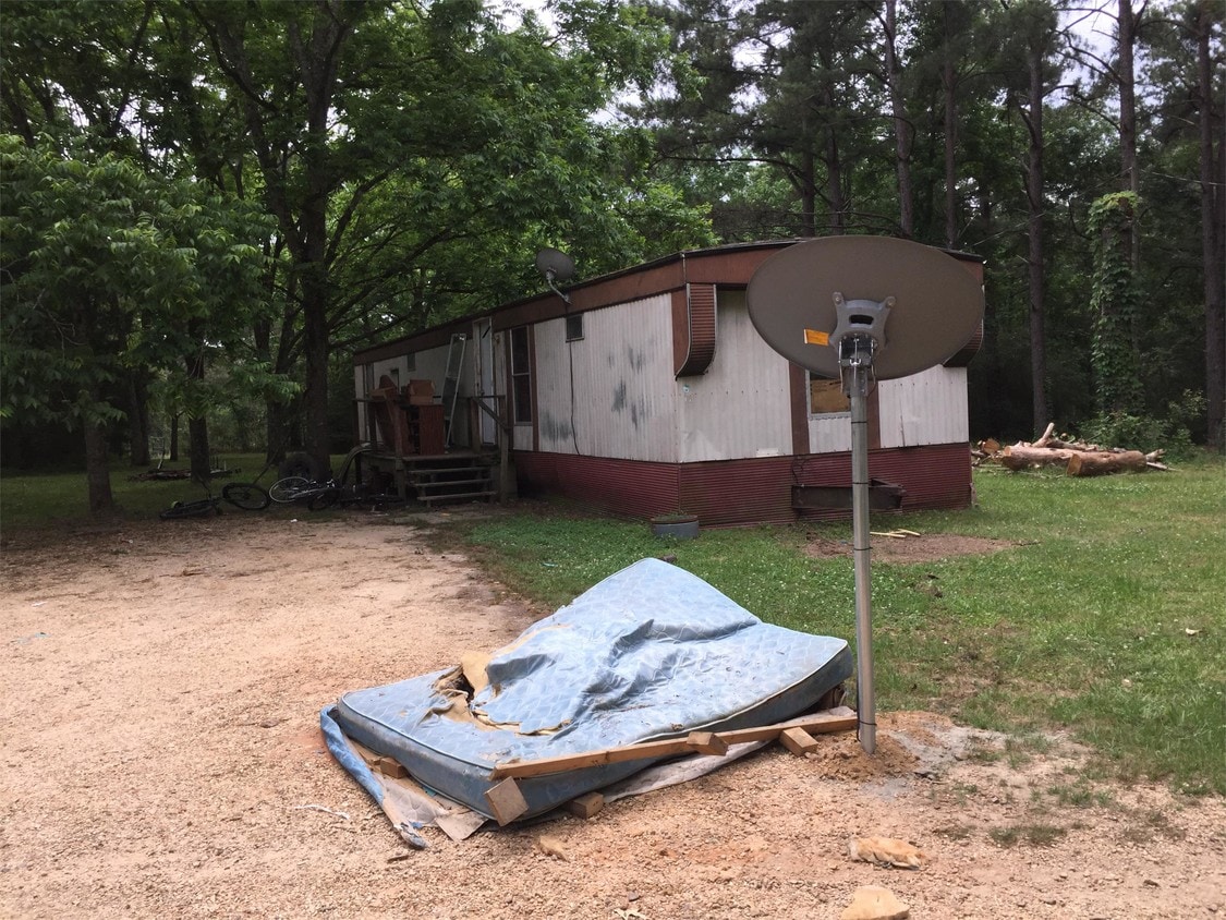 1078 Enoch Ln, Crystal Springs, MS 39059 House Rental in Crystal