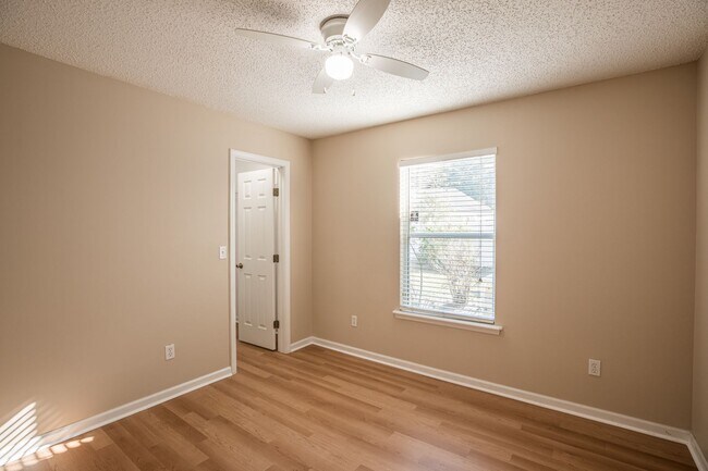 Photo - HIllcrest House