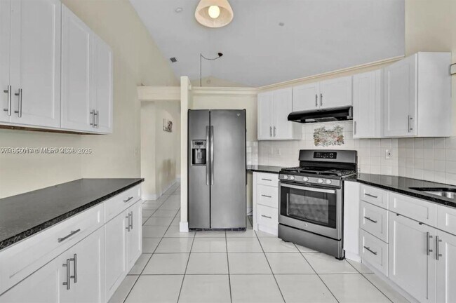 Foto del edificio - 12265 NW 32nd Manor