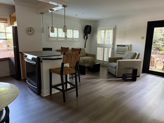 Foto del edificio - 392 S Main St