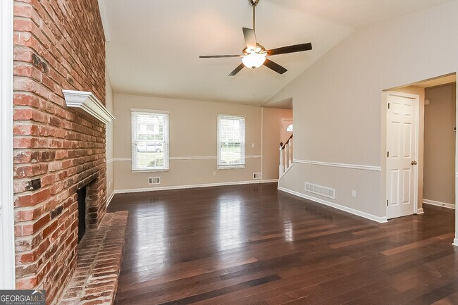 Foto del edificio - 461 Barnsdale Dr