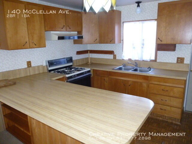 Building Photo - 2 Bedroom House in Monterey, CA
