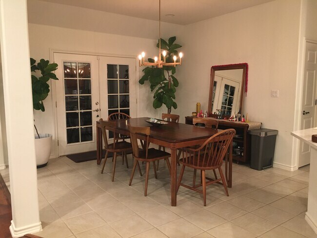 Building Photo - 112 Huelo Ct