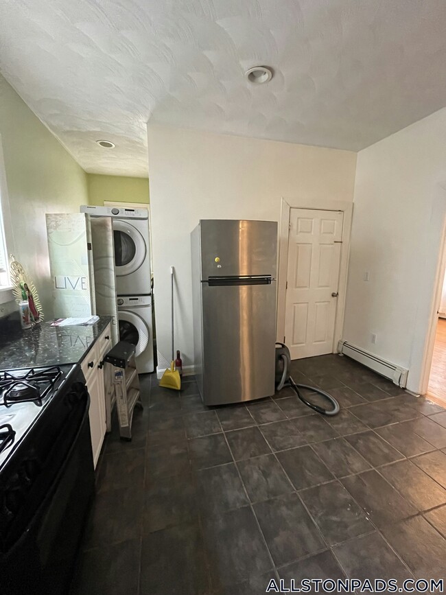 Building Photo - 40 Litchfield St