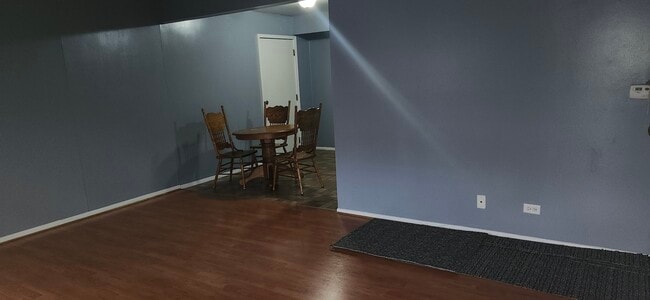 Building Photo - 1309 Kingsbury Dr