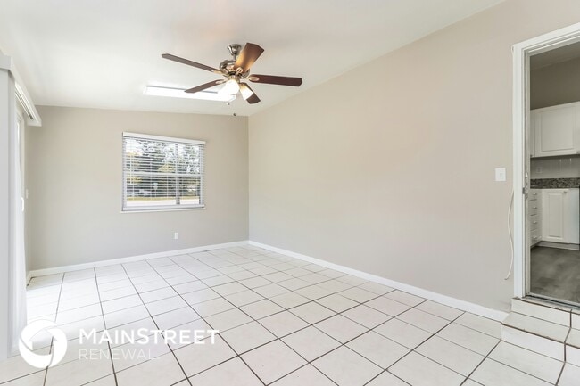 Building Photo - 4097 Porpoise Dr SE