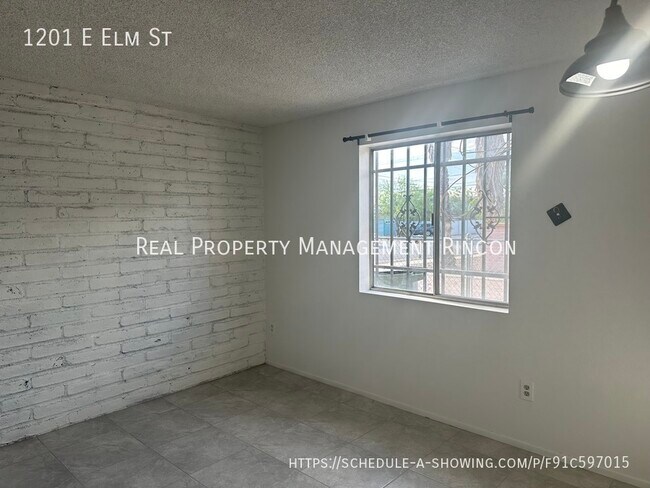 Building Photo - Gorgeous Remodel!  Central Location! Close...