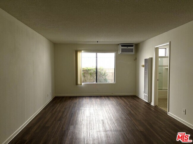 Foto del edificio - 5418 Hermitage Ave
