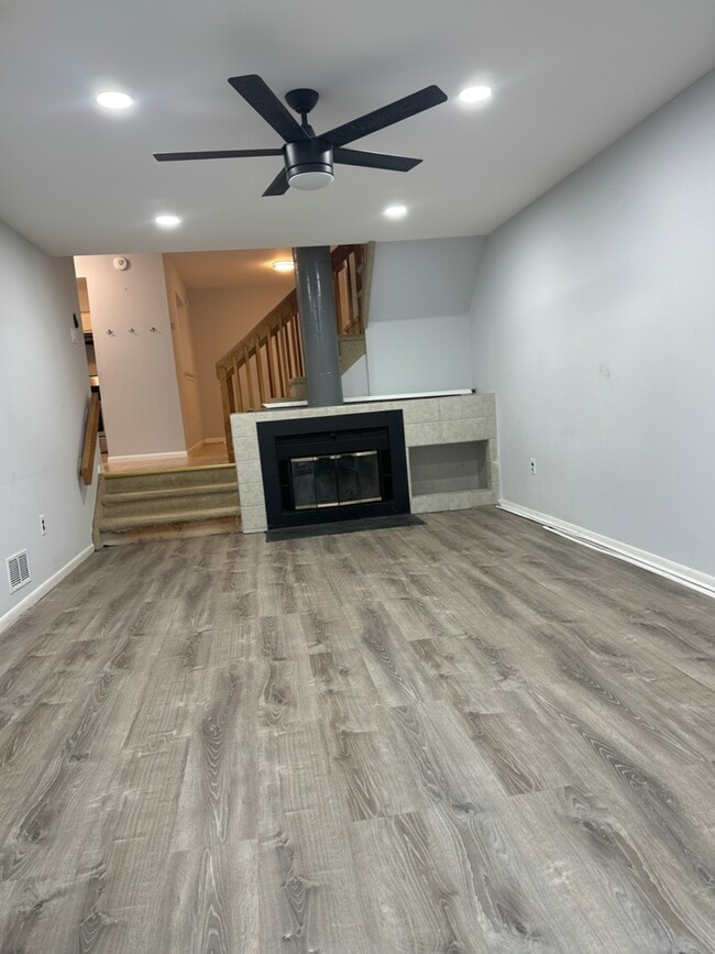 Foto del edificio - 1027 Schmidt Ln