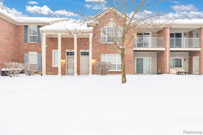 Building Photo - 8208 Chesapeake Cir