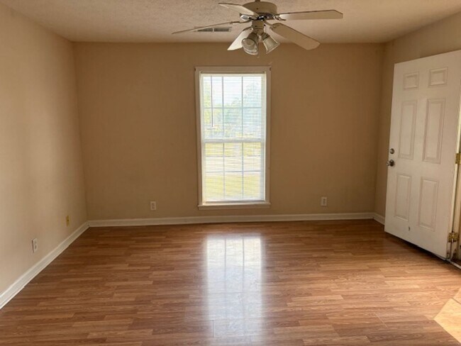 Foto del edificio - 717-B N Highland Ave