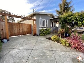Building Photo - 847 Alice Ave