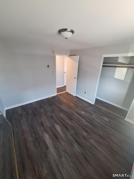 Foto del edificio - 217 Hollister Ave