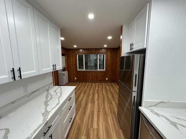 Building Photo - 1743 S Fitch Mountain Rd