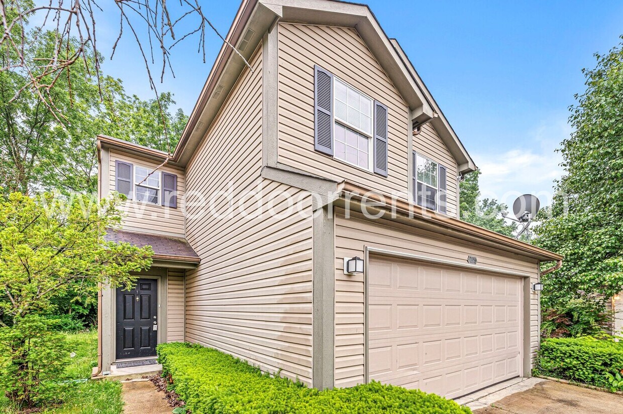 Primary Photo - Warren Township, 3 Bed, 2.5 Bath, 2 Story,...