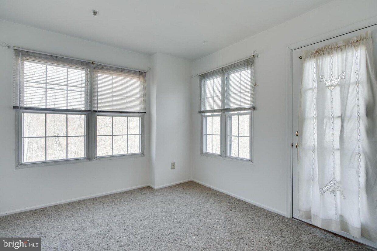 Primary Photo - 292 Canterbury Rd