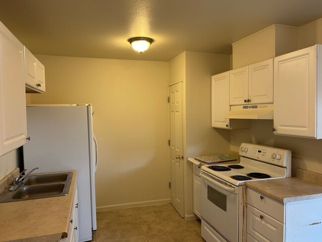 Building Photo - **READY JANUARY 1st!!** North Reno Duplex