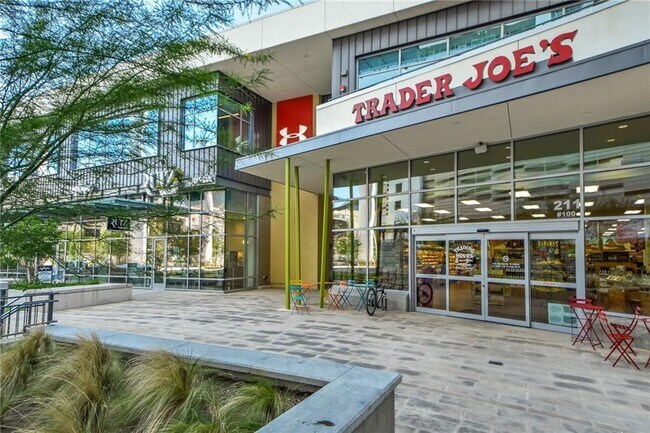 Building Photo - 222 West Ave