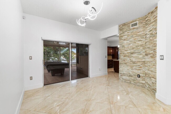 Building Photo - 5312 SW 134th Ave